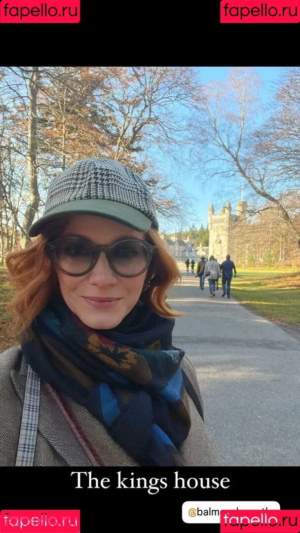 Christina Hendricks / actuallychristinahendricks Onlyfans Photo Gallery 