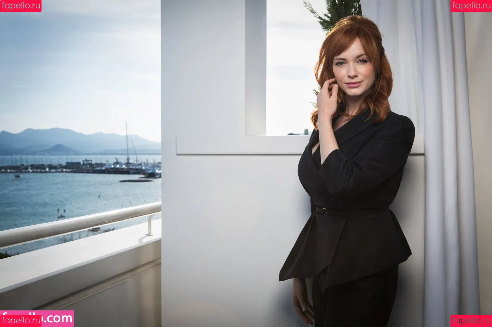 Christina Hendricks / actuallychristinahendricks Onlyfans Photo Gallery 