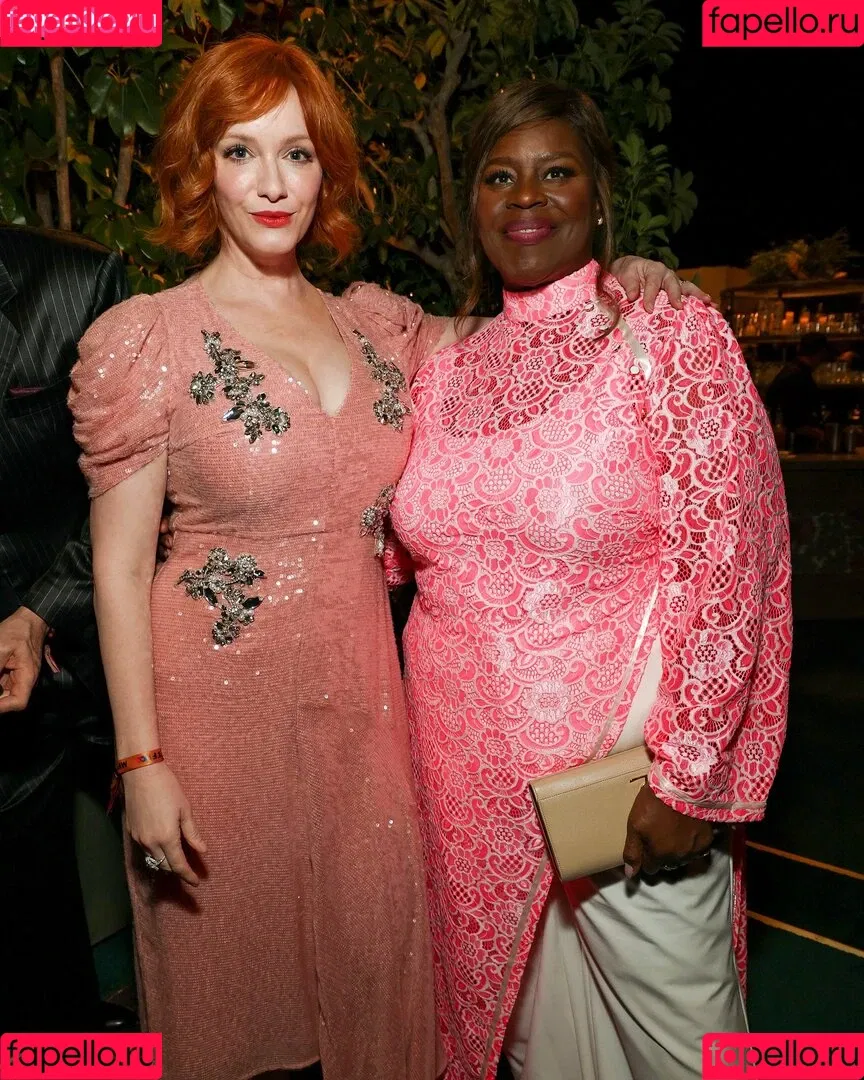 Christina Hendricks / actuallychristinahendricks Onlyfans Photo Gallery 