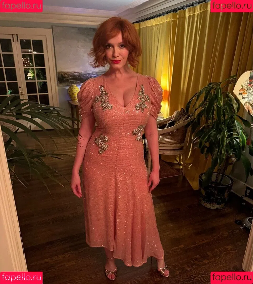 Christina Hendricks / actuallychristinahendricks Onlyfans Photo Gallery 