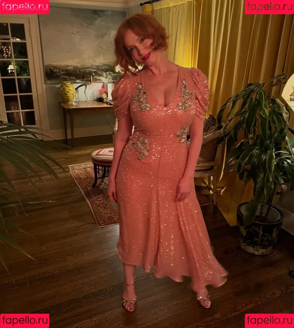 Christina Hendricks / actuallychristinahendricks Onlyfans Photo Gallery 