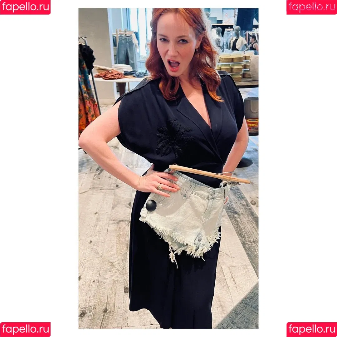 Christina Hendricks / actuallychristinahendricks Onlyfans Photo Gallery 