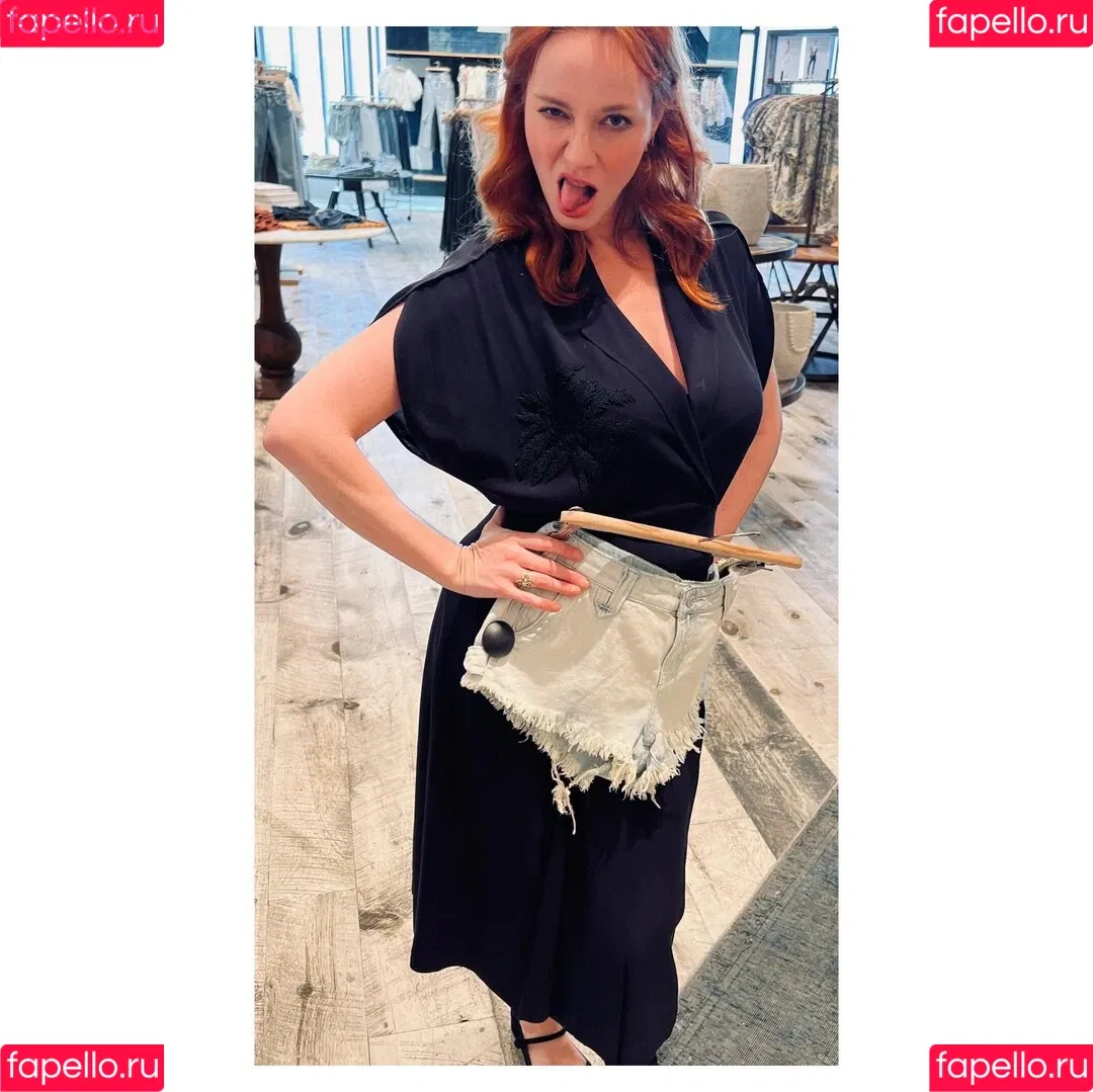 Christina Hendricks / actuallychristinahendricks Onlyfans Photo Gallery 