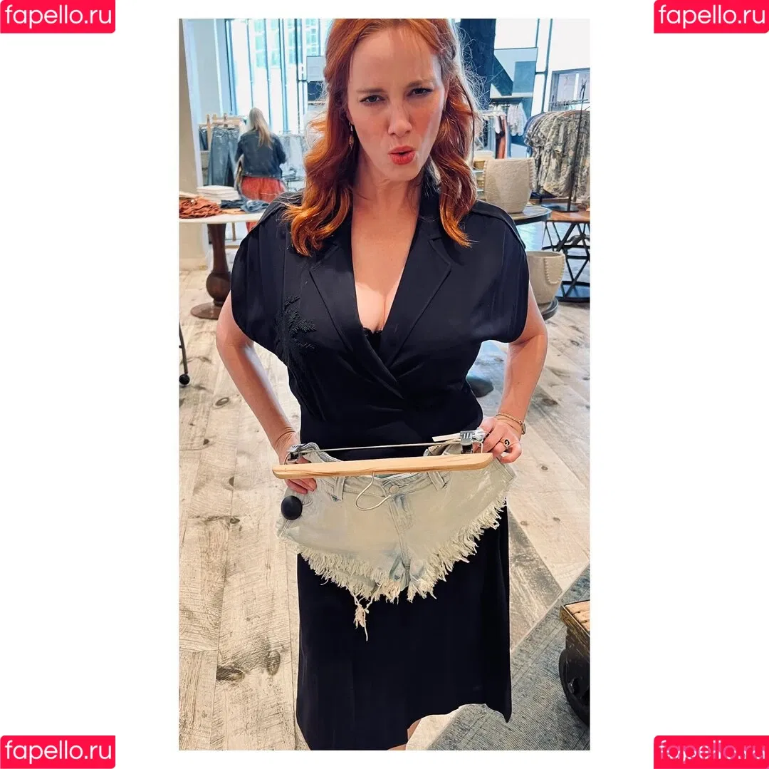 Christina Hendricks / actuallychristinahendricks Onlyfans Photo Gallery 