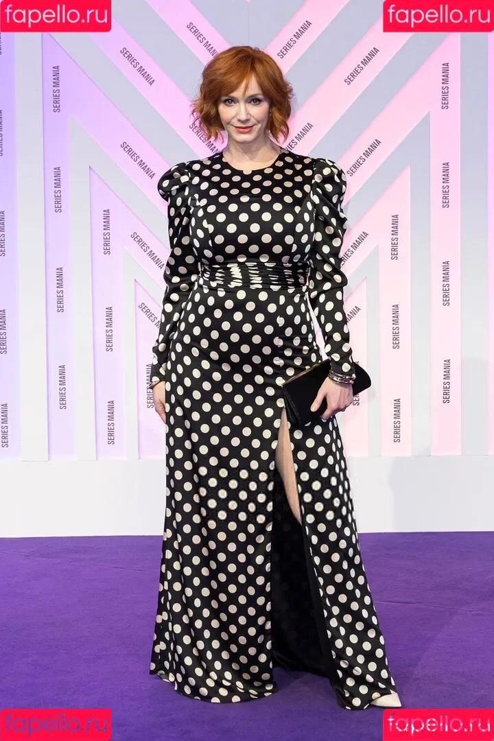 Christina Hendricks / actuallychristinahendricks Onlyfans Photo Gallery 
