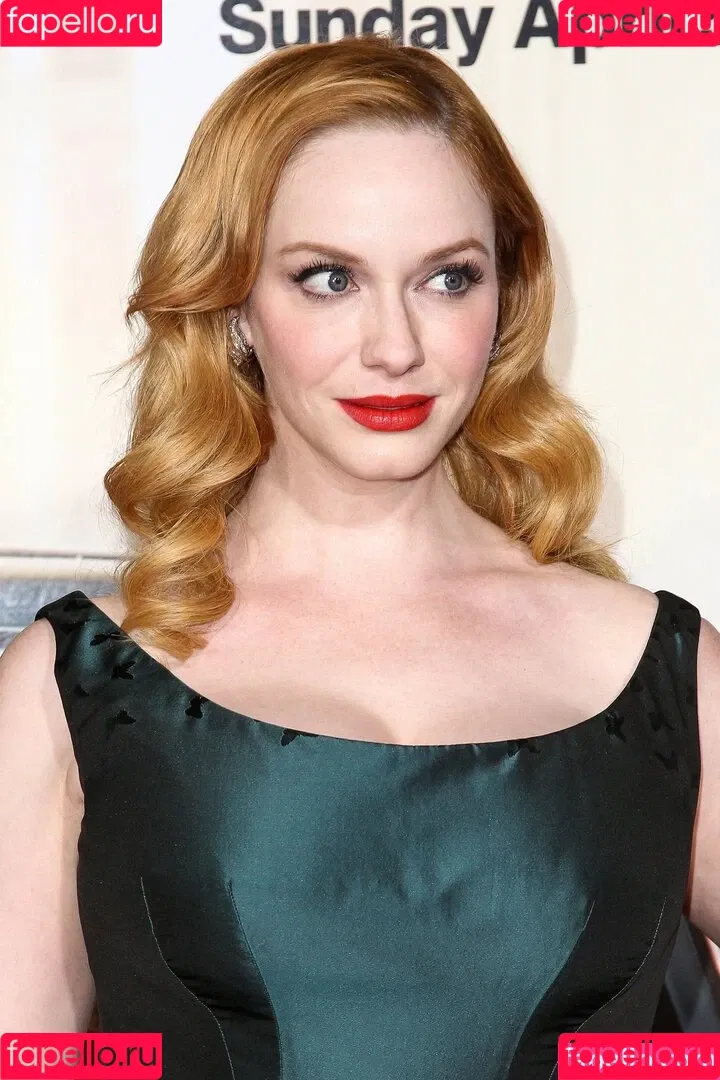 Christina Hendricks / actuallychristinahendricks Onlyfans Photo Gallery 