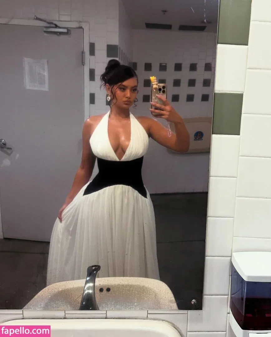 Sofia Jamora / sofiajamora Onlyfans Photo Gallery 