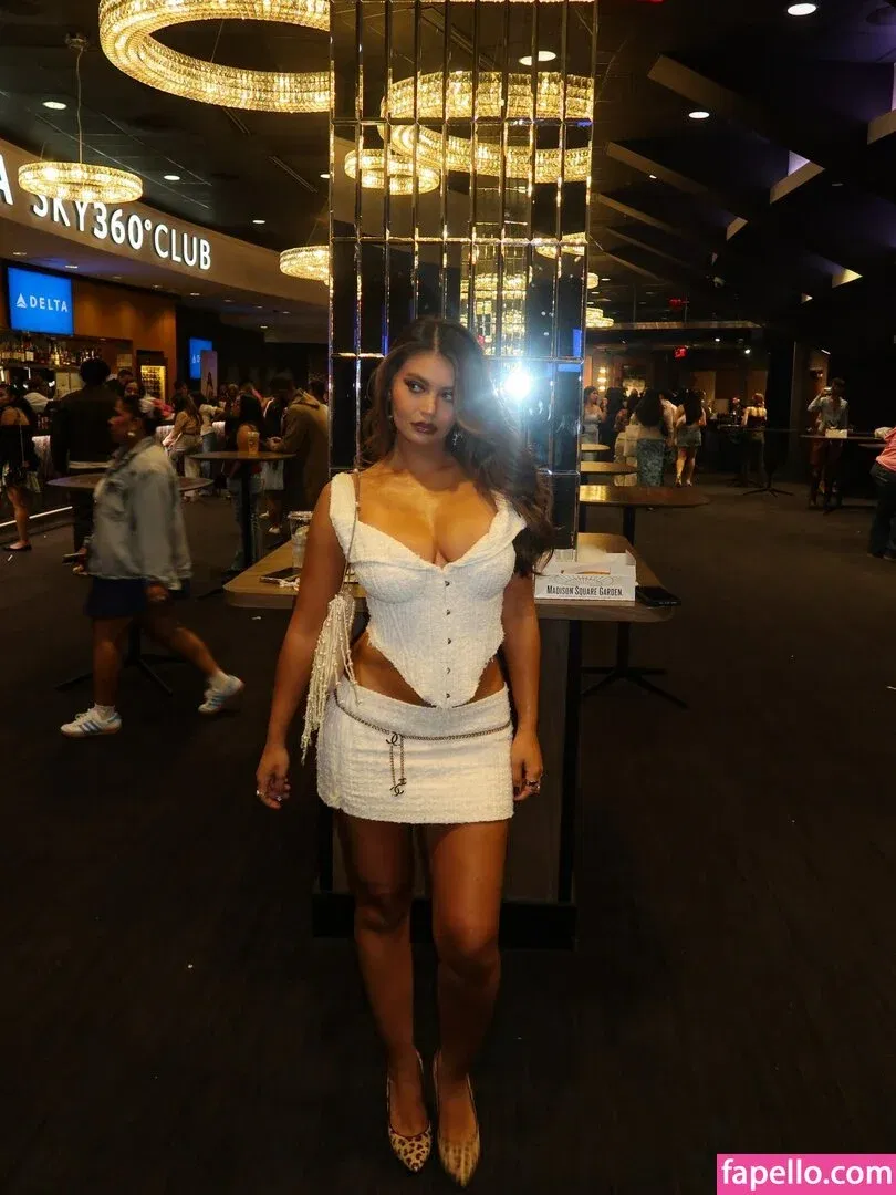 Sofia Jamora / sofiajamora Onlyfans Photo Gallery 