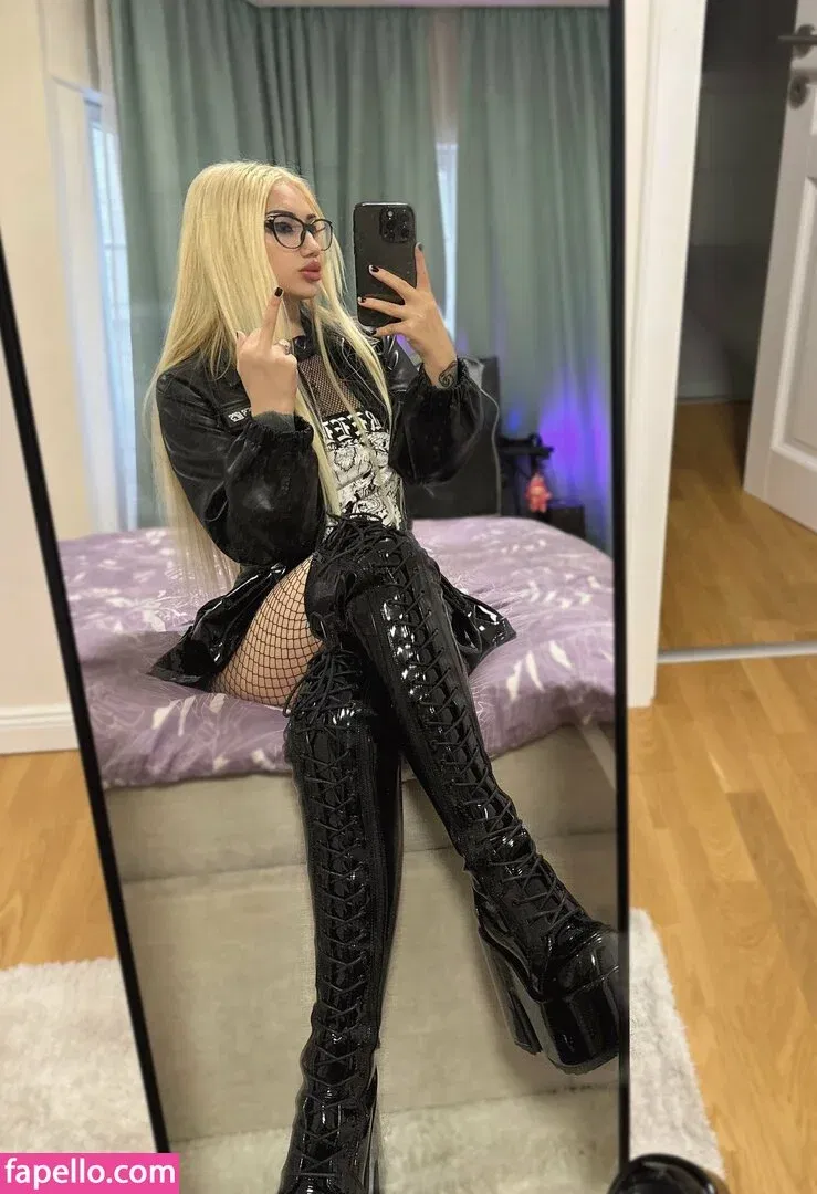 callmegoddesszara / callmegoddesszaraa Onlyfans Photo Gallery 