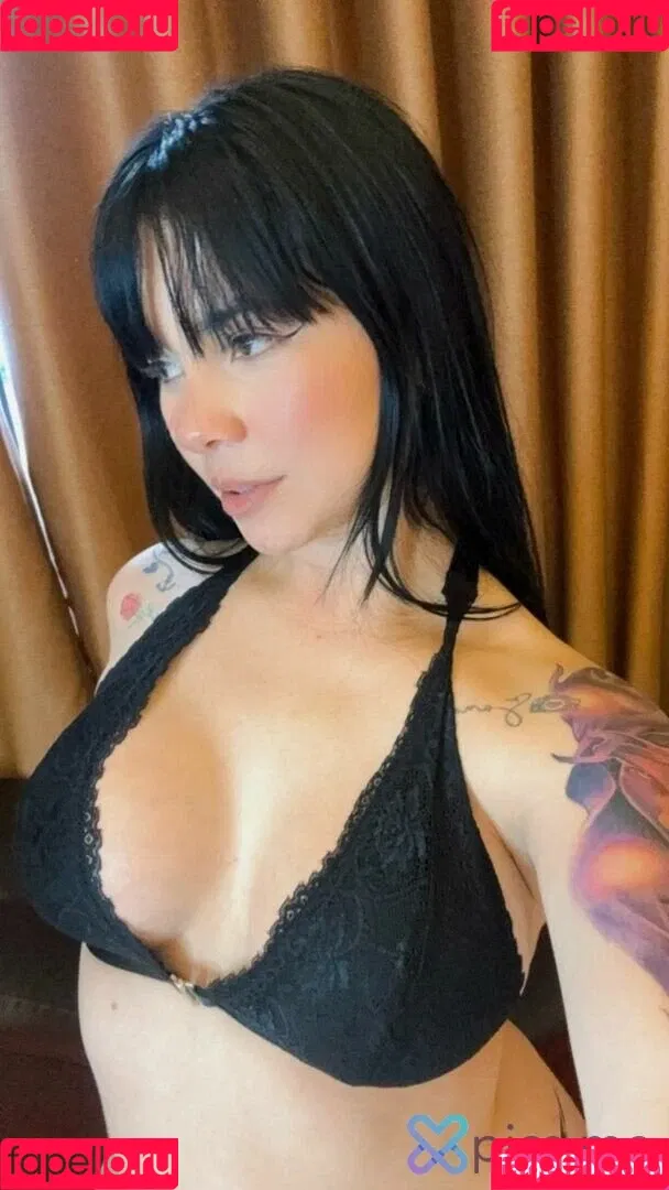 Nebrazkha / nebrazkhaa Onlyfans Photo Gallery 