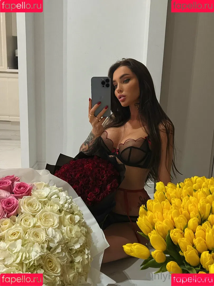 Nessa Orlova / nessaorlova / orlova_ness_life / rusmeganfox Onlyfans Photo Gallery 