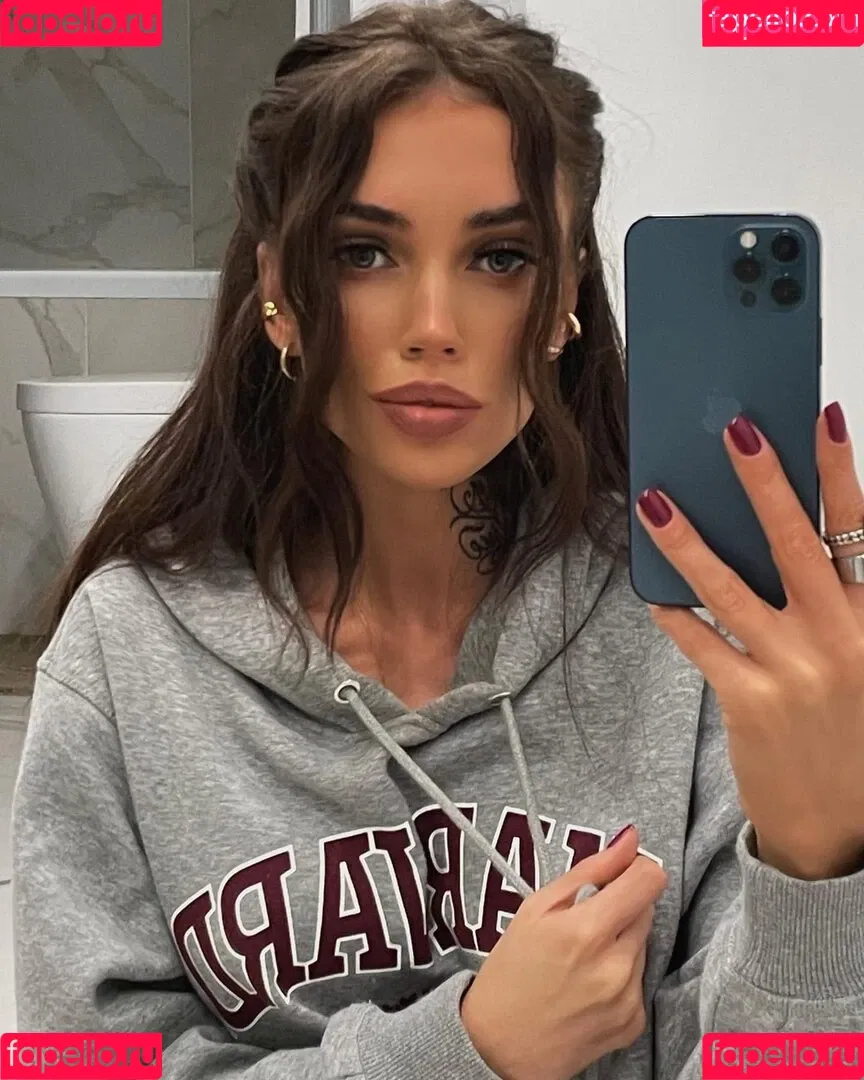 Nessa Orlova / nessaorlova / orlova_ness_life / rusmeganfox Onlyfans Photo Gallery 