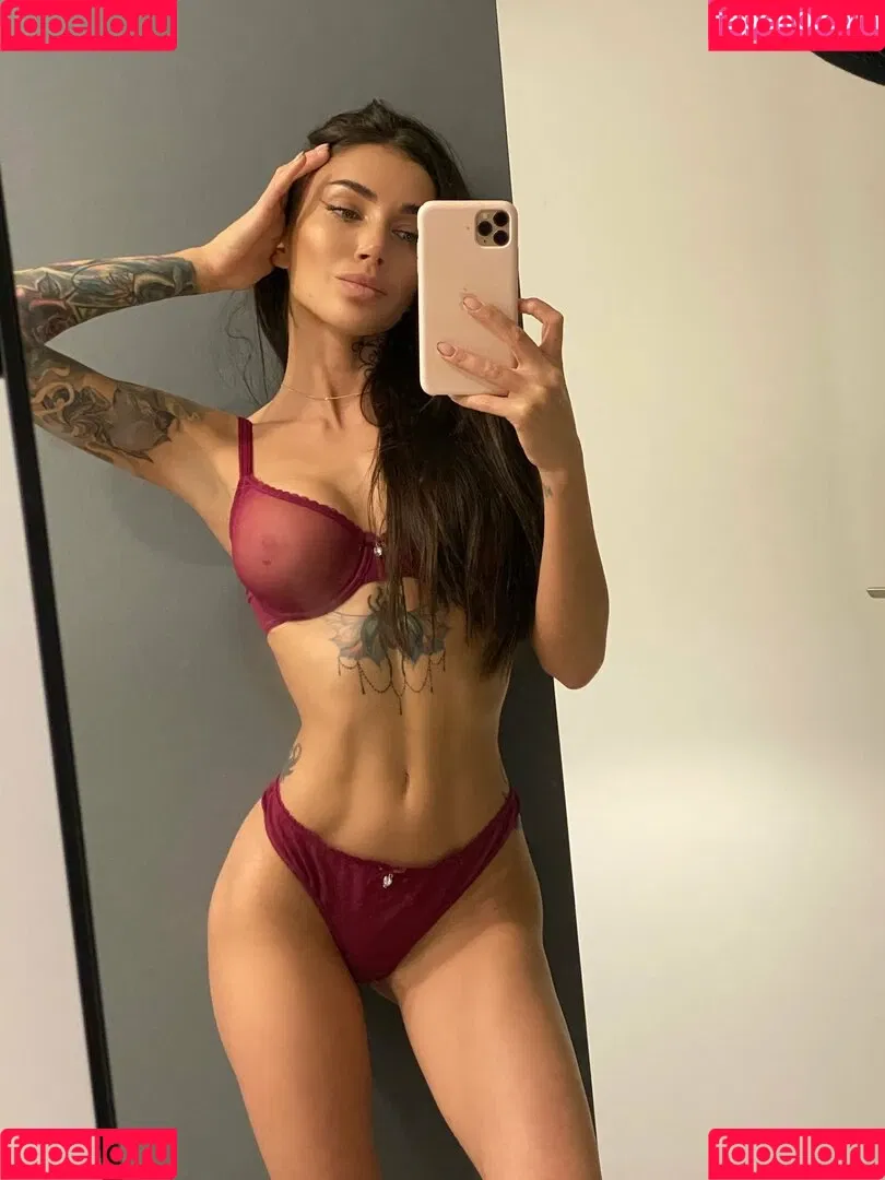 Nessa Orlova / nessaorlova / orlova_ness_life / rusmeganfox Onlyfans Photo Gallery 