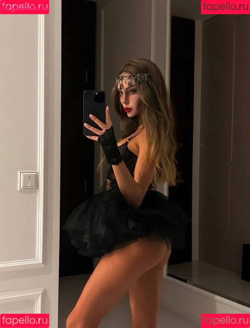 Nessa Orlova / nessaorlova / orlova_ness_life / rusmeganfox Onlyfans Photo Gallery 