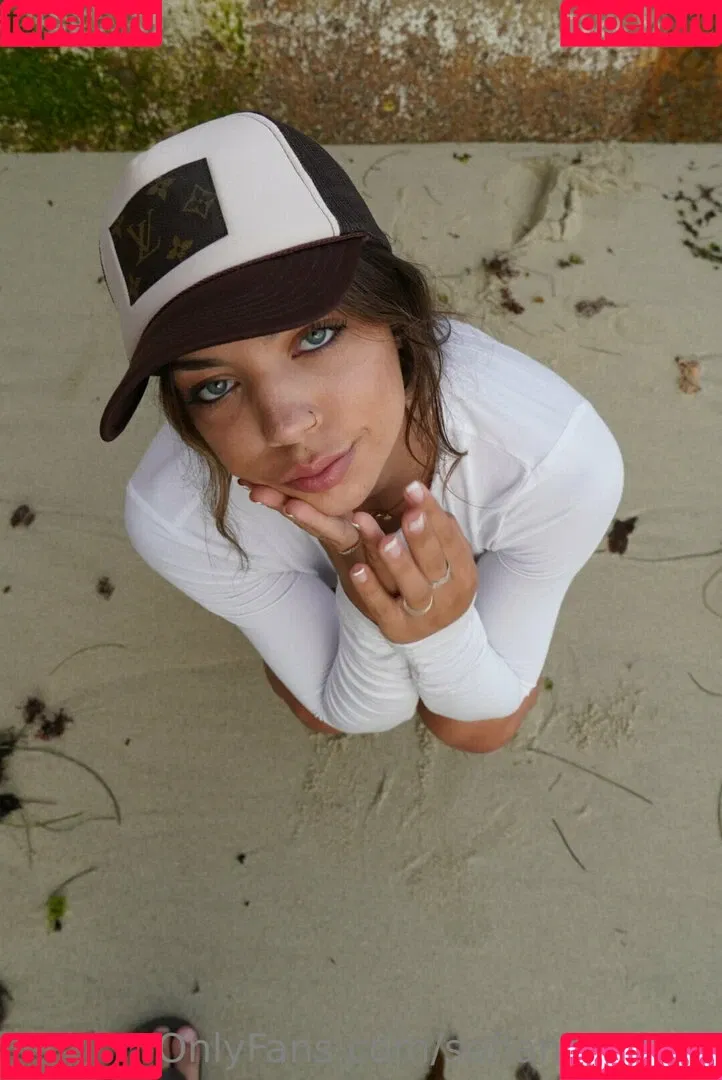 sofia mancilla / sofianextdoor Onlyfans Photo Gallery 