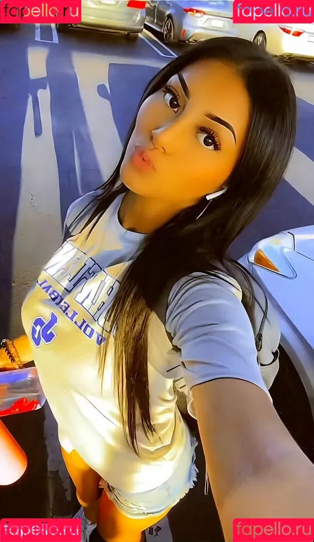 sofia mancilla / sofianextdoor Onlyfans Photo Gallery 
