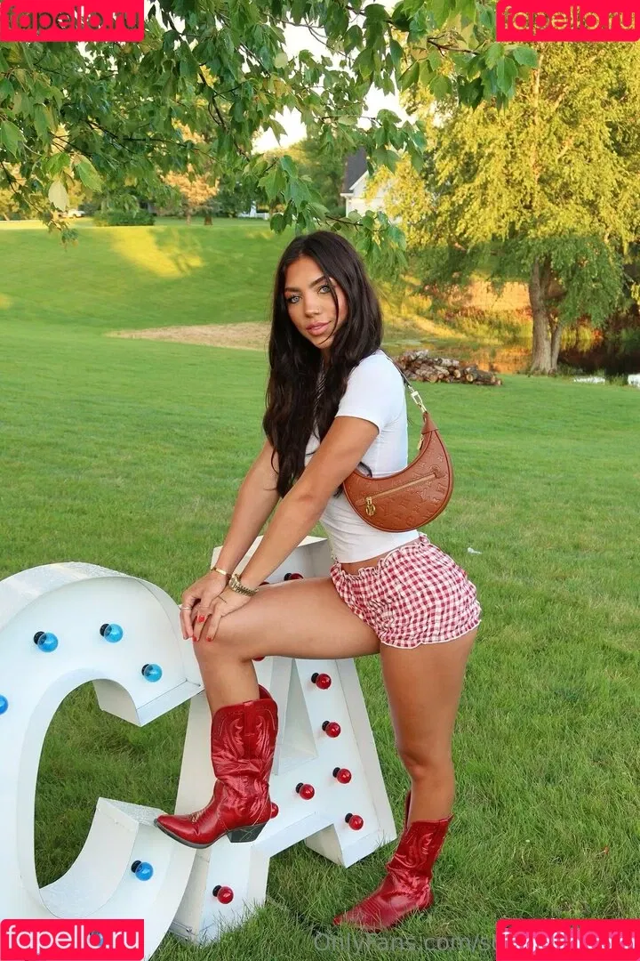sofia mancilla / sofianextdoor Onlyfans Photo Gallery 