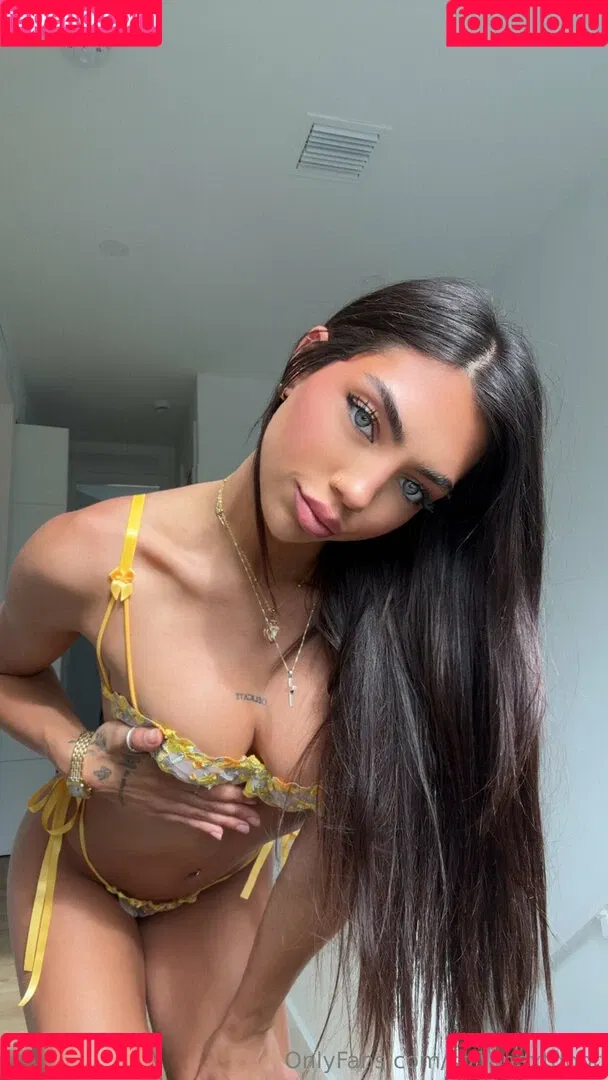sofia mancilla / sofianextdoor Onlyfans Photo Gallery 