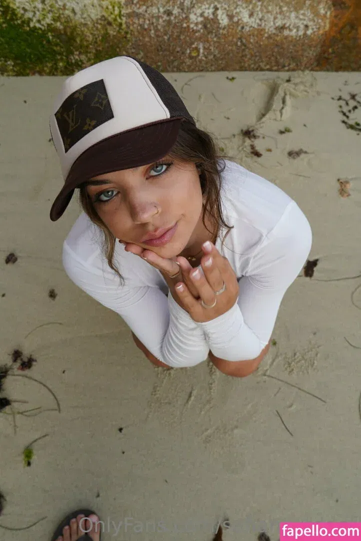 sofia mancilla / sofianextdoor Onlyfans Photo Gallery 