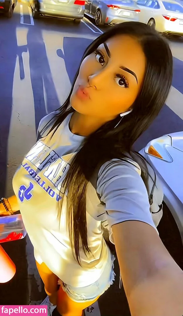 sofia mancilla / sofianextdoor Onlyfans Photo Gallery 