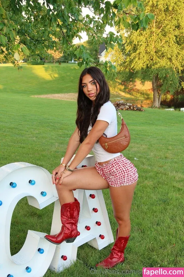 sofia mancilla / sofianextdoor Onlyfans Photo Gallery 