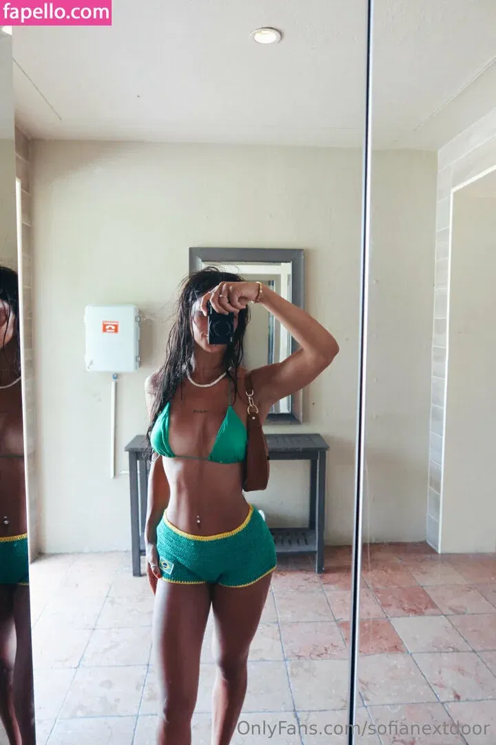 sofia mancilla / sofianextdoor Onlyfans Photo Gallery 