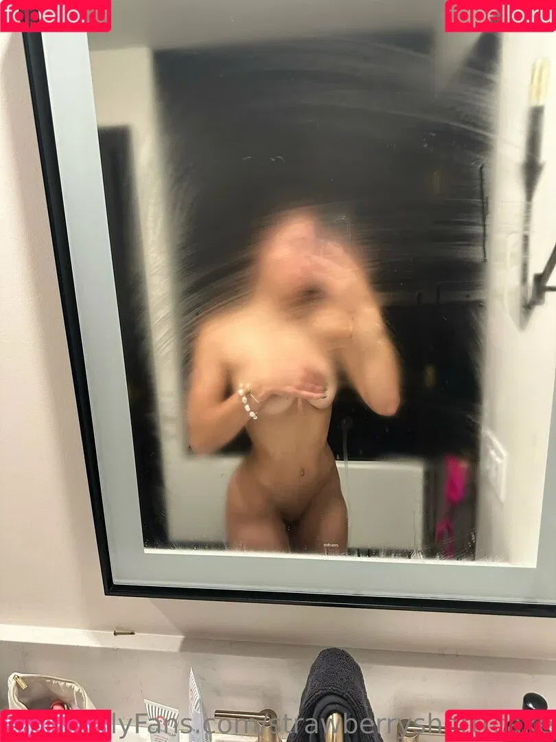 Jules Berry / strawberryshortcake / strawberryshorttcake / urfavoritejname Onlyfans Photo Gallery 