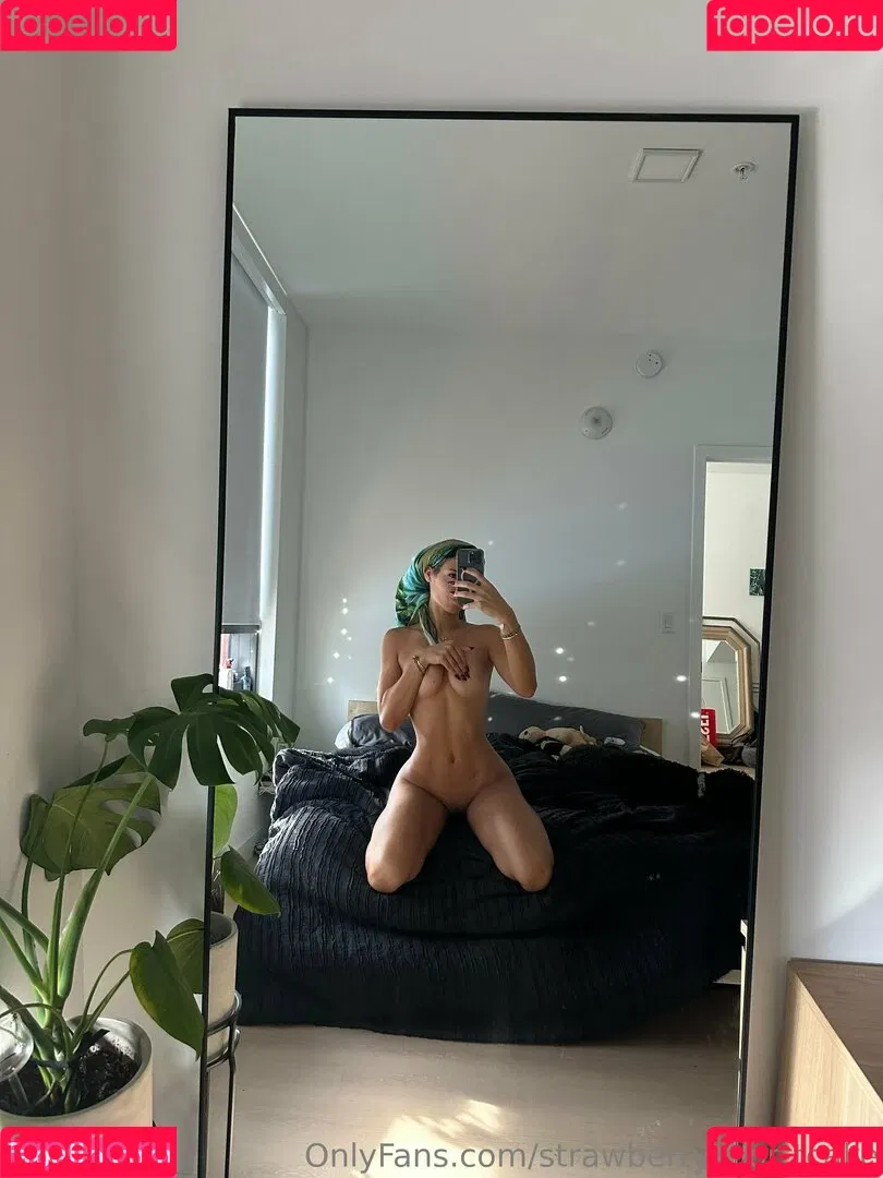 Jules Berry / strawberryshortcake / strawberryshorttcake / urfavoritejname Onlyfans Photo Gallery 