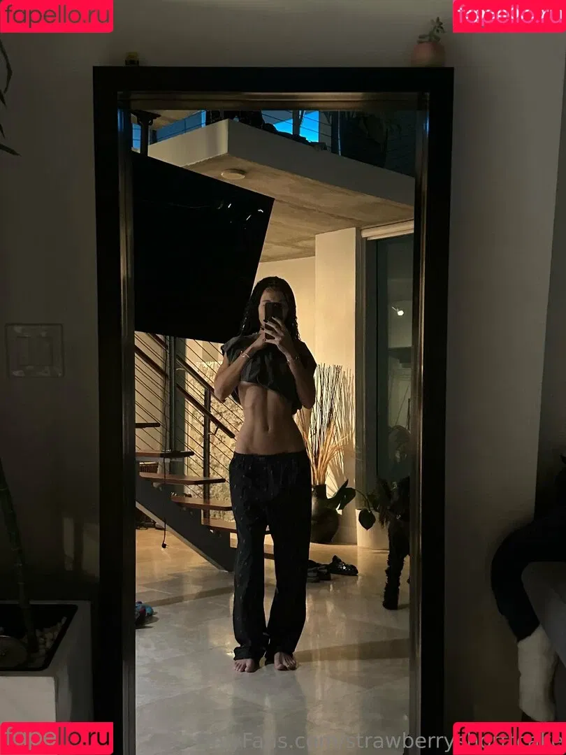 Jules Berry / strawberryshortcake / strawberryshorttcake / urfavoritejname Onlyfans Photo Gallery 