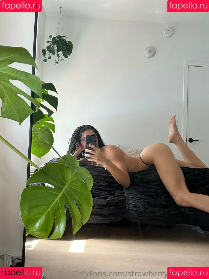 Jules Berry / strawberryshortcake / strawberryshorttcake / urfavoritejname Onlyfans Photo Gallery 