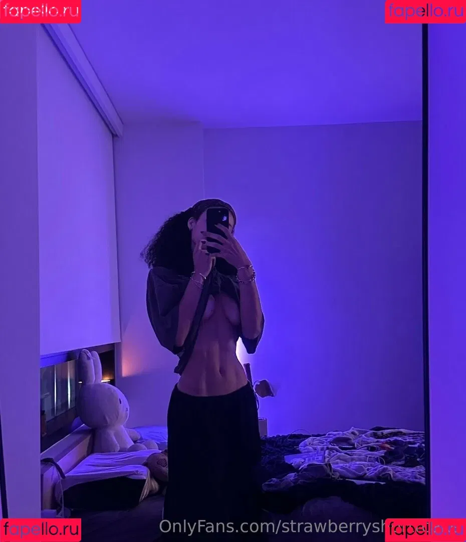 Jules Berry / strawberryshortcake / strawberryshorttcake / urfavoritejname Onlyfans Photo Gallery 