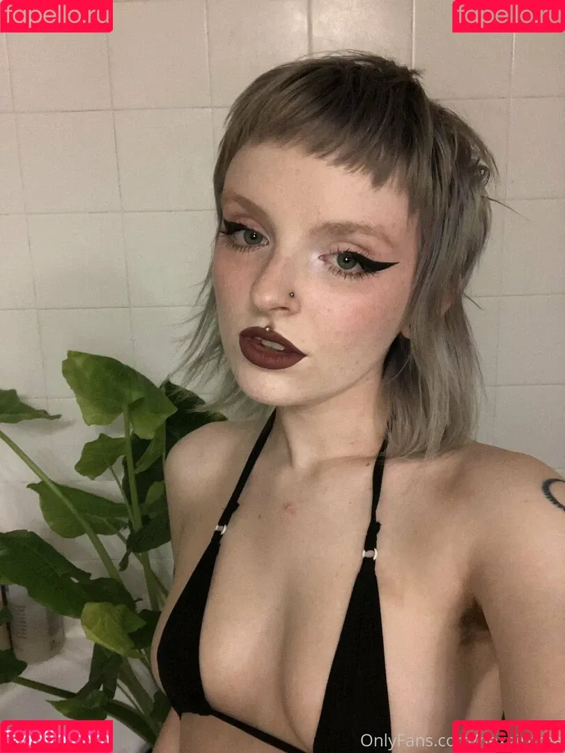 graveyardgoddess / hexgirlfree Onlyfans Photo Gallery 