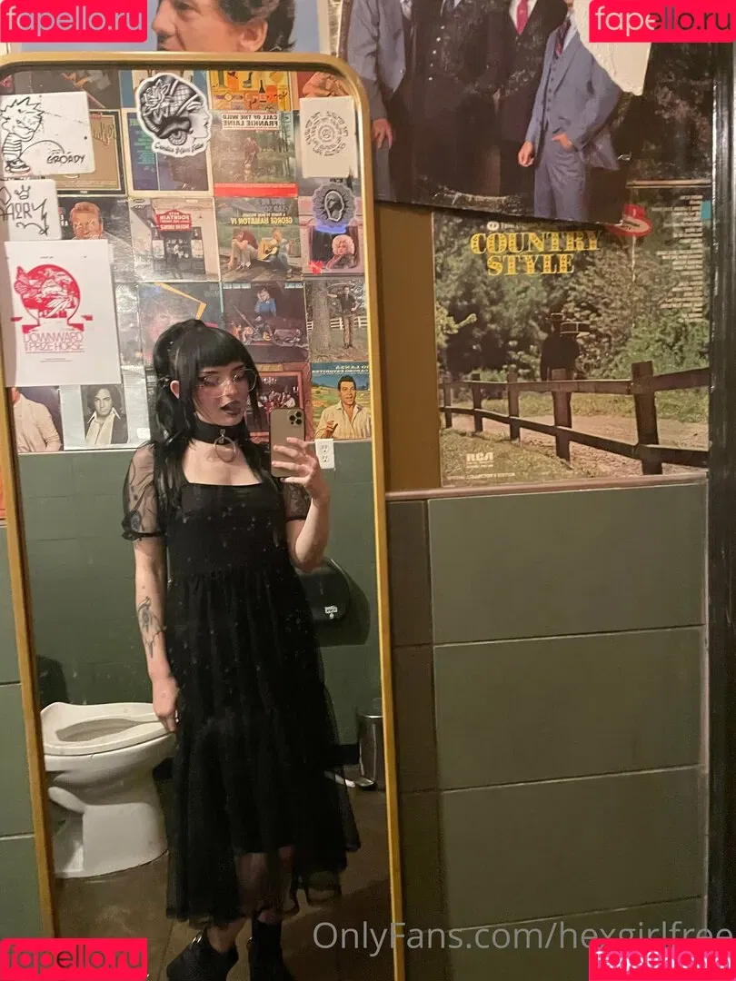 graveyardgoddess / hexgirlfree Onlyfans Photo Gallery 