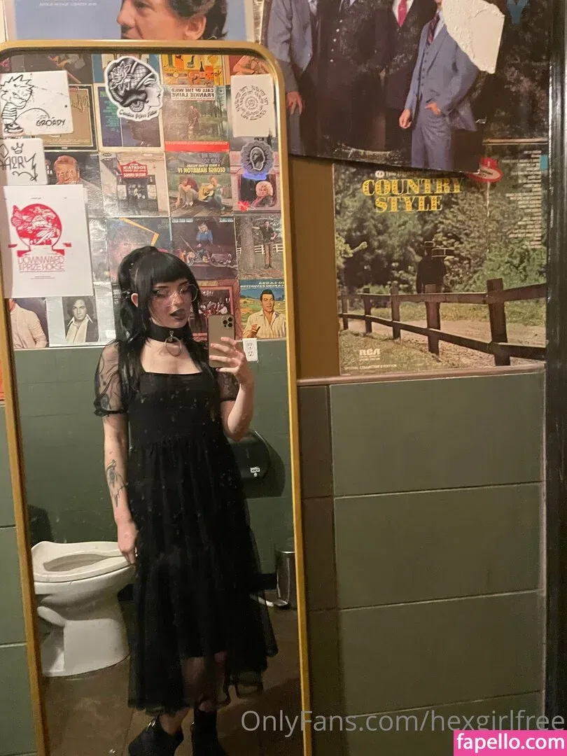 graveyardgoddess / hexgirlfree Onlyfans Photo Gallery 