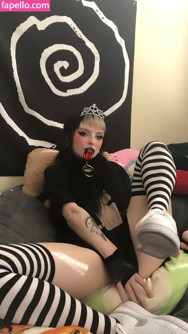 graveyardgoddess / hexgirlfree Onlyfans Photo Gallery 