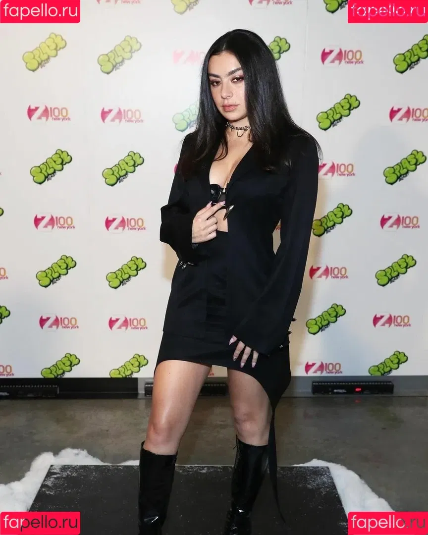 Charli XCX / charli_xcx / charlignarly Onlyfans Photo Gallery 