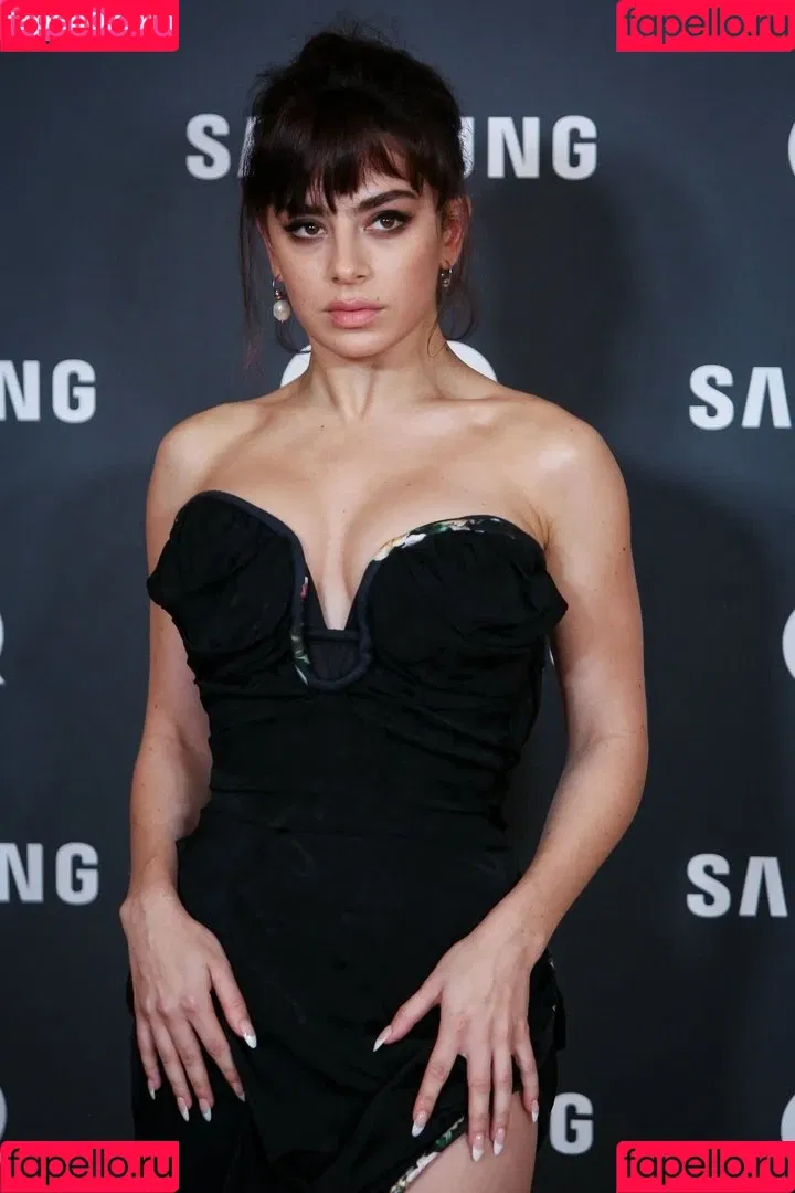 Charli XCX / charli_xcx / charlignarly Onlyfans Photo Gallery 