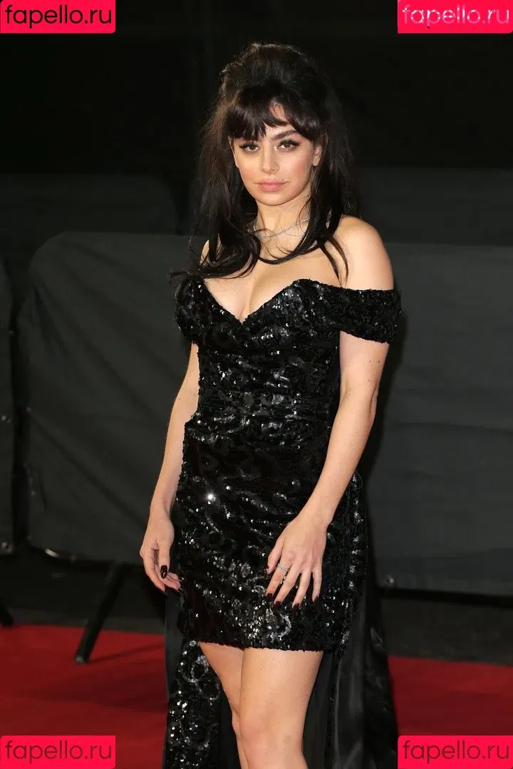 Charli XCX / charli_xcx / charlignarly Onlyfans Photo Gallery 