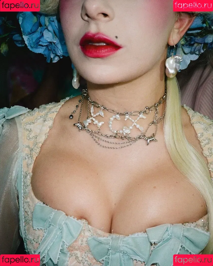 Charli XCX / charli_xcx / charlignarly Onlyfans Photo Gallery 