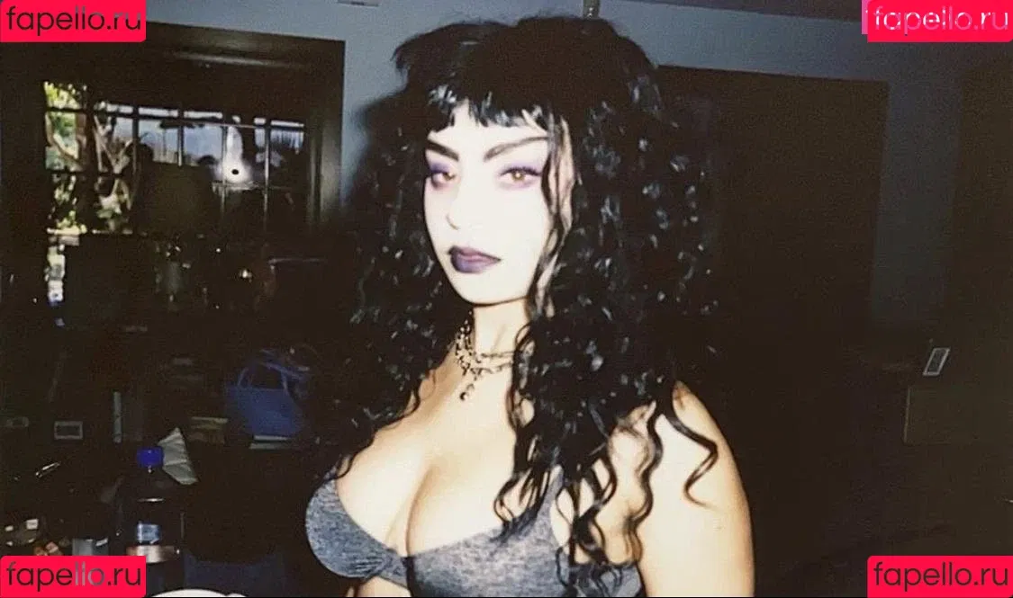 Charli XCX / charli_xcx / charlignarly Onlyfans Photo Gallery 