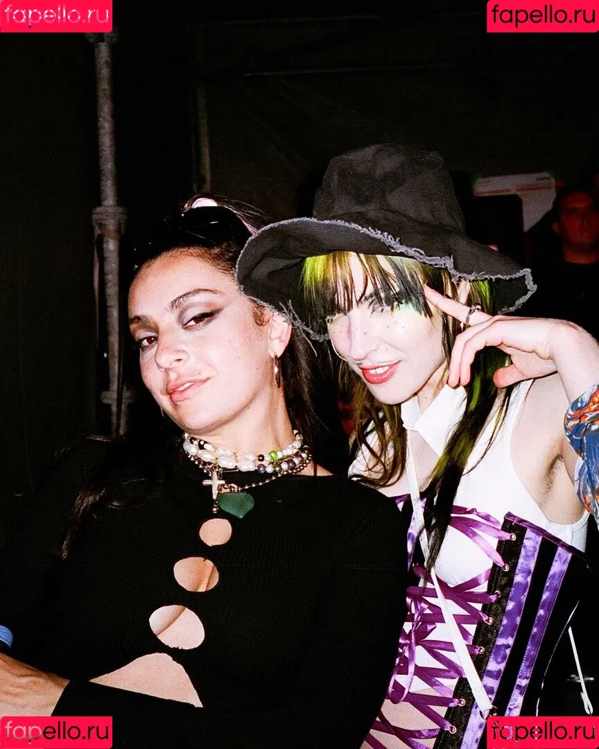 Charli XCX / charli_xcx / charlignarly Onlyfans Photo Gallery 