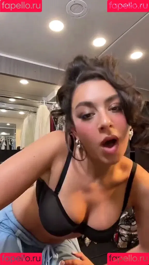 Charli XCX / charli_xcx / charlignarly Onlyfans Photo Gallery 