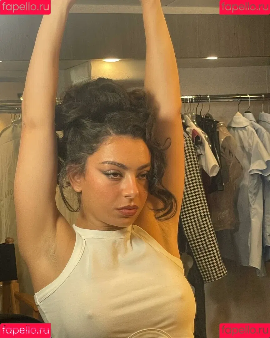 Charli XCX / charli_xcx / charlignarly Onlyfans Photo Gallery 