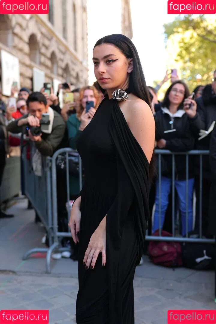 Charli XCX / charli_xcx / charlignarly Onlyfans Photo Gallery 