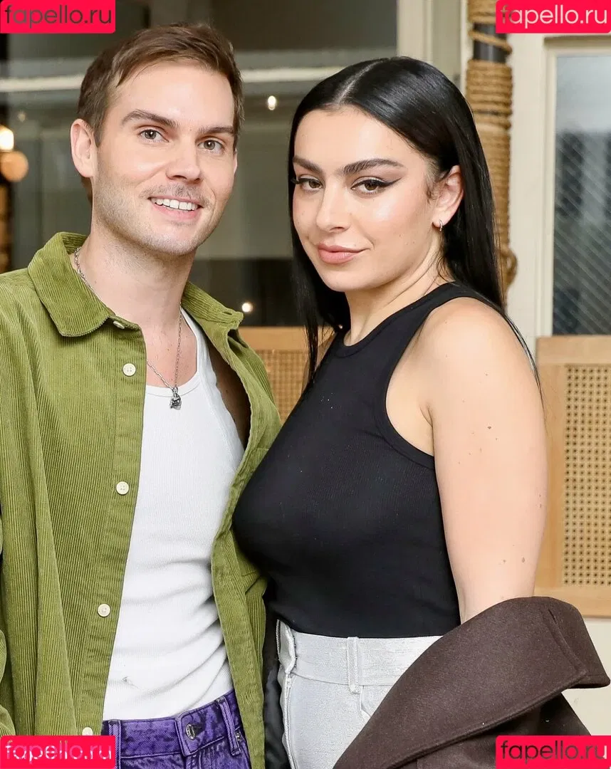 Charli XCX / charli_xcx / charlignarly Onlyfans Photo Gallery 