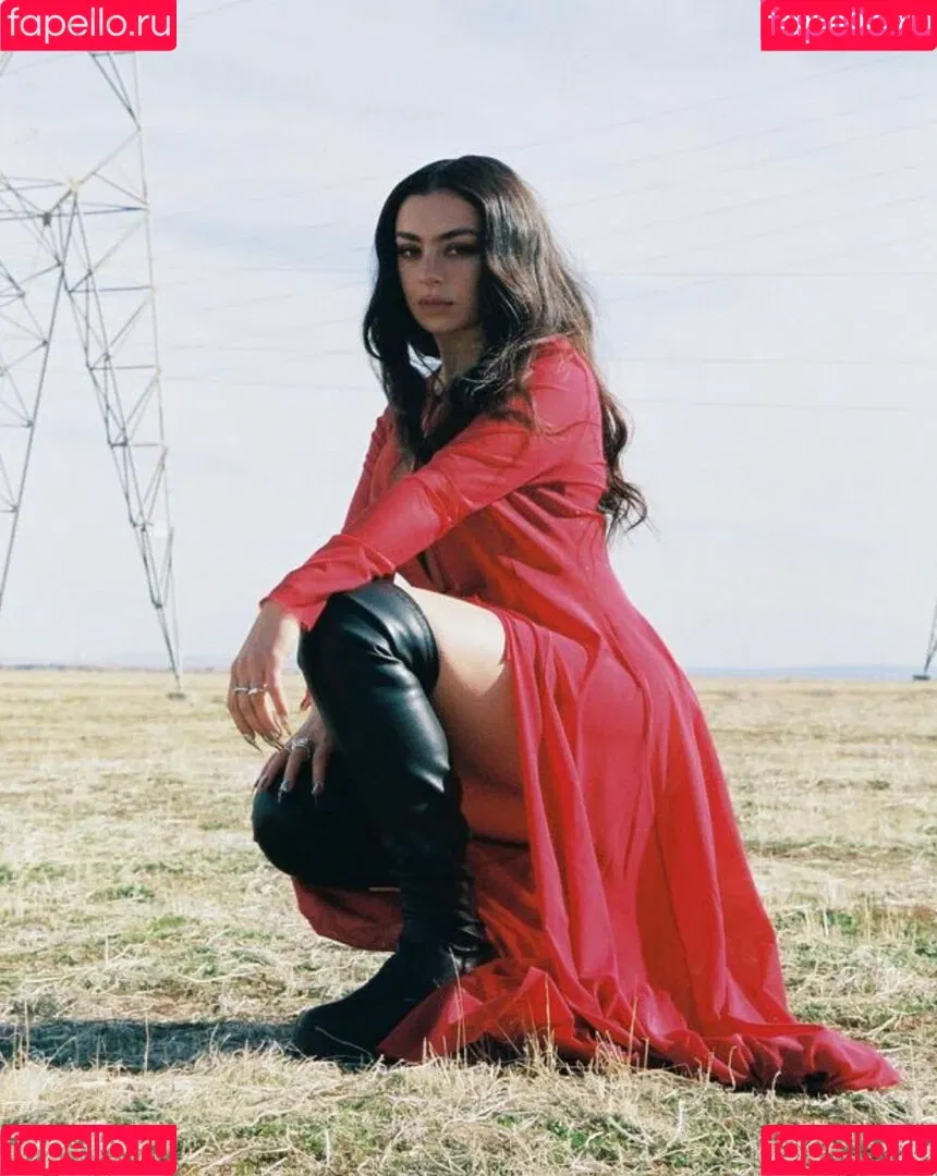 Charli XCX / charli_xcx / charlignarly Onlyfans Photo Gallery 