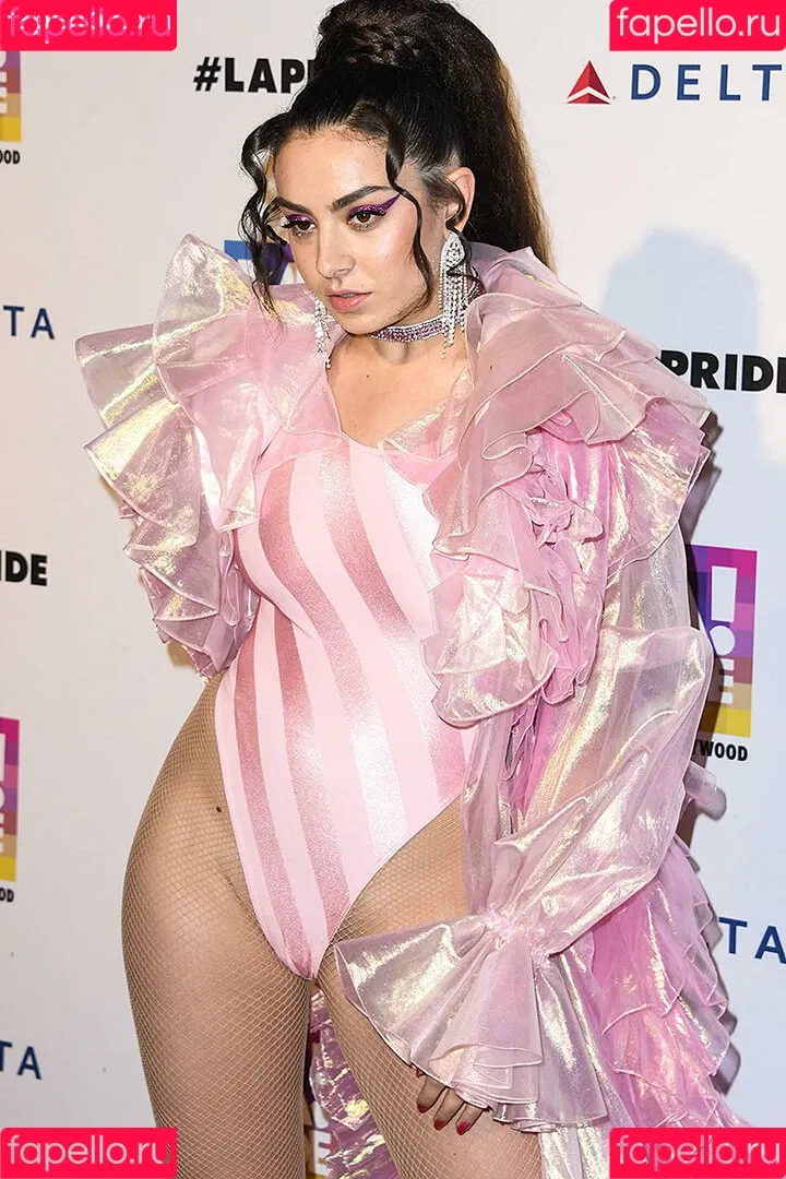 Charli XCX / charli_xcx / charlignarly Onlyfans Photo Gallery 