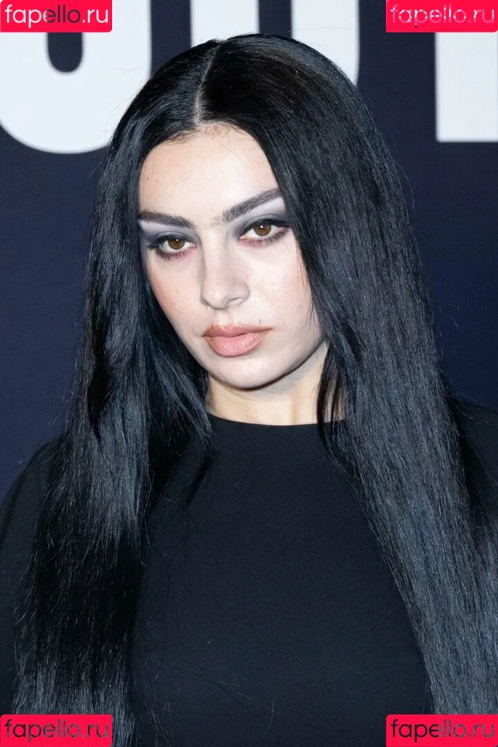 Charli XCX / charli_xcx / charlignarly Onlyfans Photo Gallery 