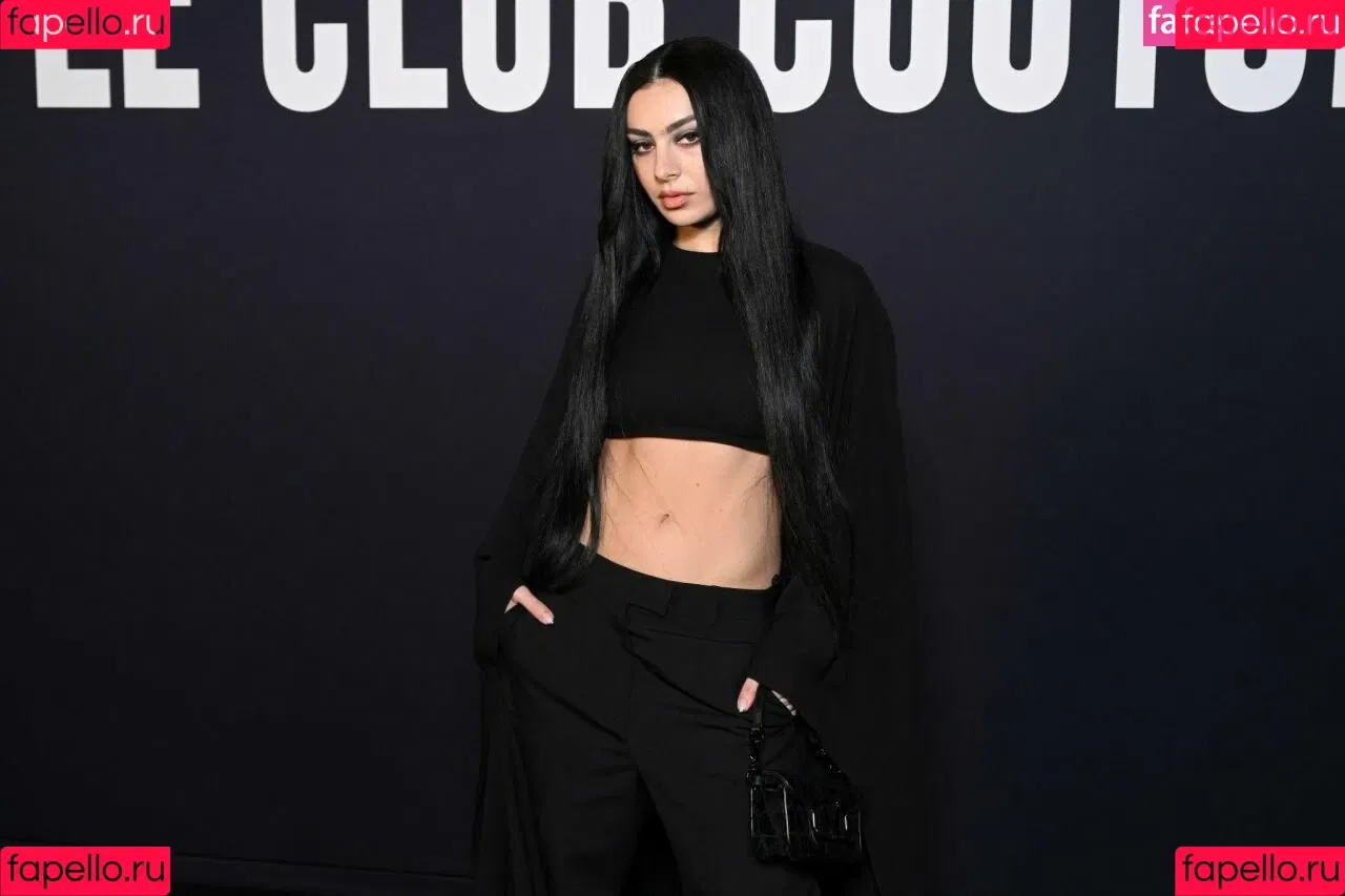 Charli XCX / charli_xcx / charlignarly Onlyfans Photo Gallery 