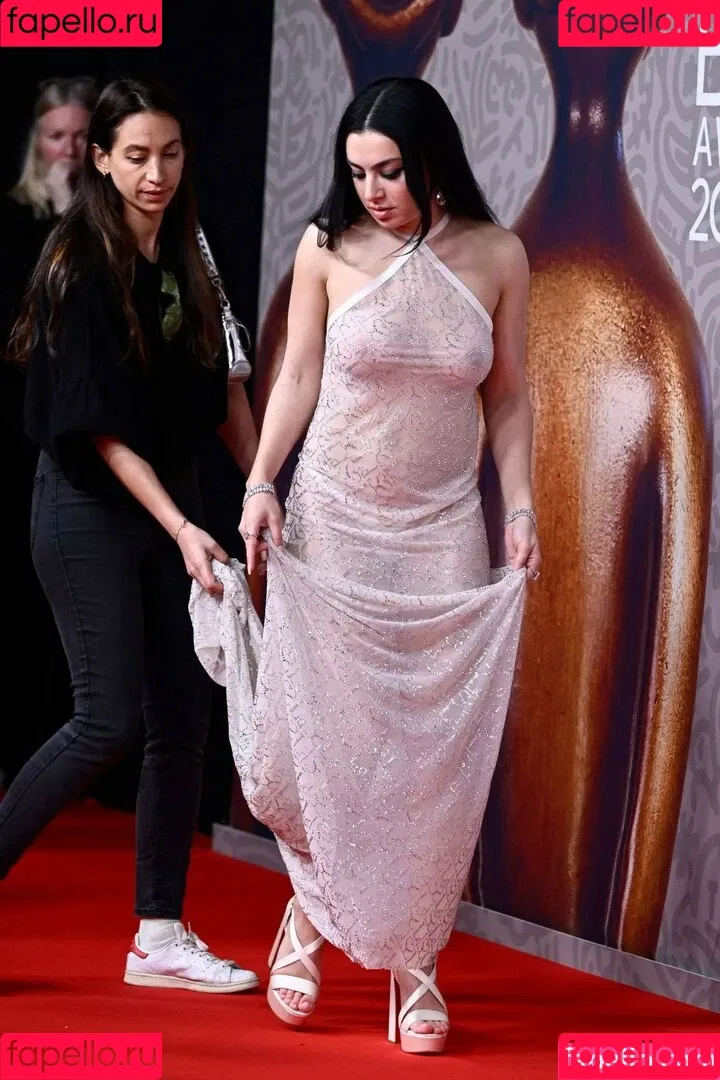 Charli XCX / charli_xcx / charlignarly Onlyfans Photo Gallery 